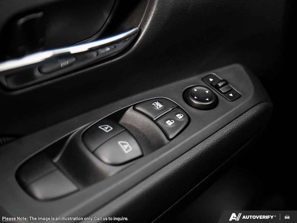 2025 Nissan Kicks Play SV-15