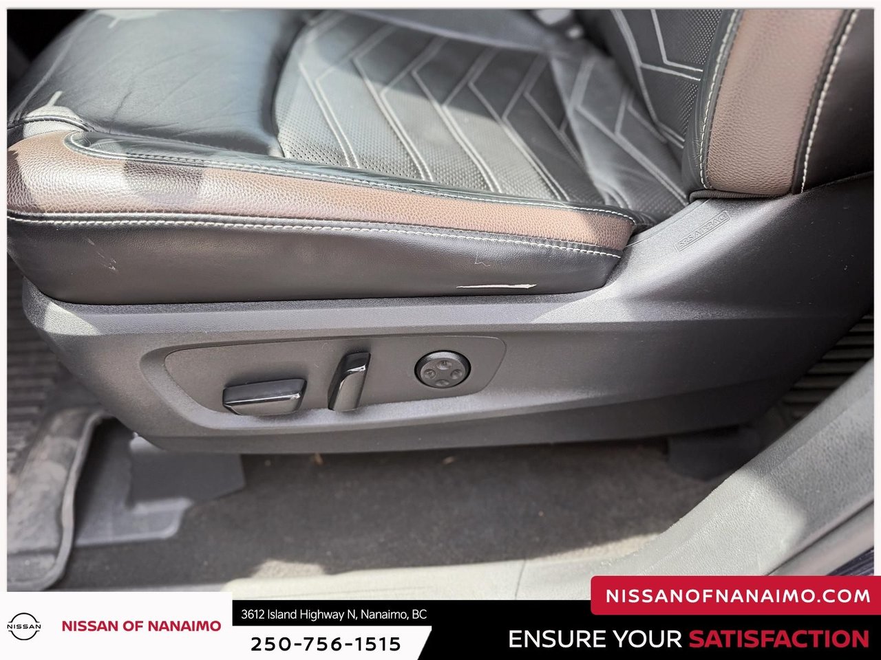 2023 Nissan Pathfinder Platinum-21