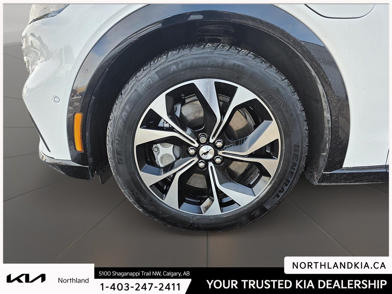 2021 Ford Mustang Mach-E Premium-6