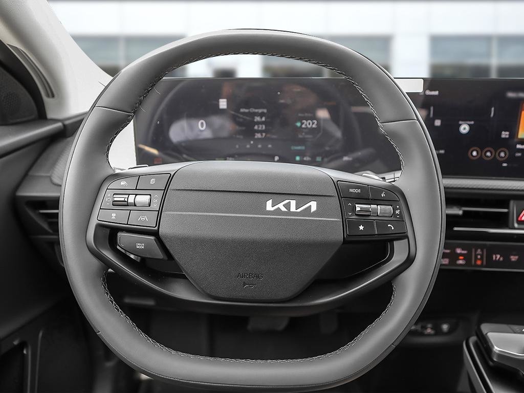 2025 Kia EV6 Land AWD w/ Premium Pkg-11