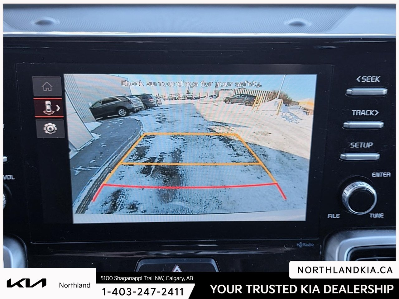 2023 Kia Sorento LX Premium-17