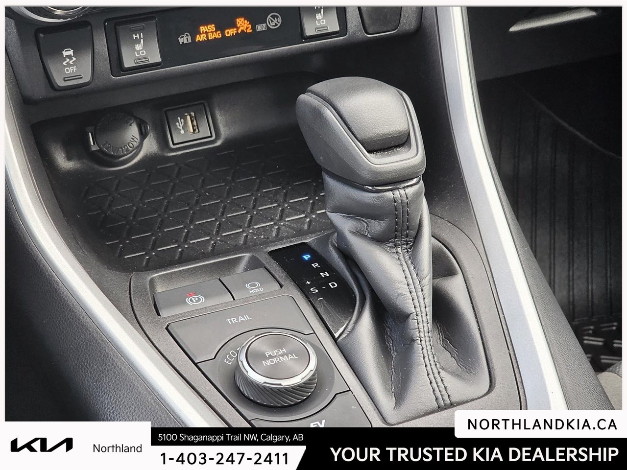 2024 Toyota RAV4 Hybrid XLE-17