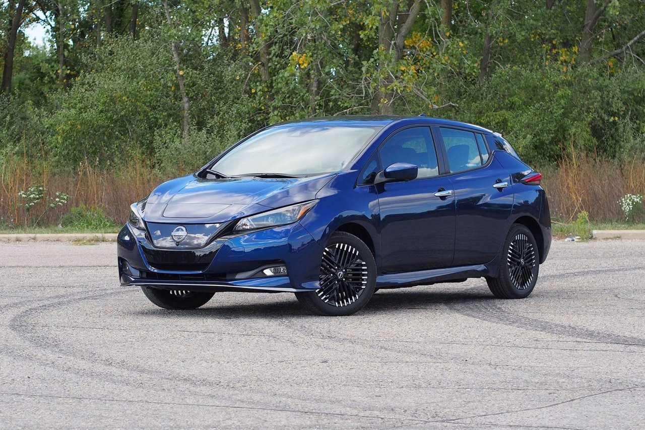 2023 Nissan LEAF SV Plus FWD