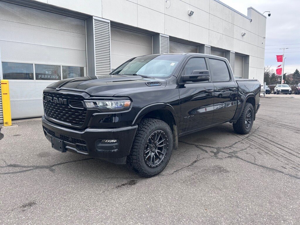 RAM 1500 Big Horn Crew Cab 4WD 2025