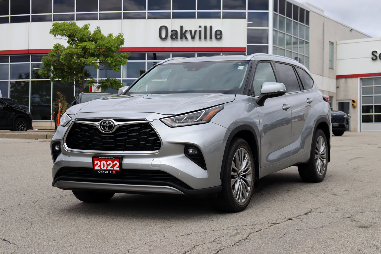 Celestial Silver Metallic 2022 Toyota Highlander SUV / Crossover All-Wheel Drive Automatic
