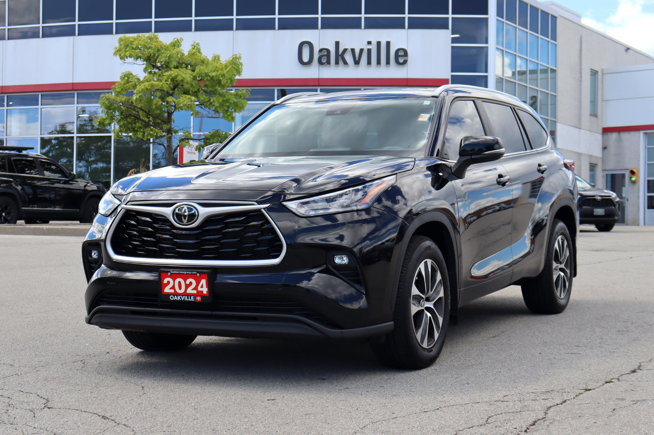 Midnight Black Met 2024 Toyota Highlander SUV / Crossover All-Wheel Drive Automatic