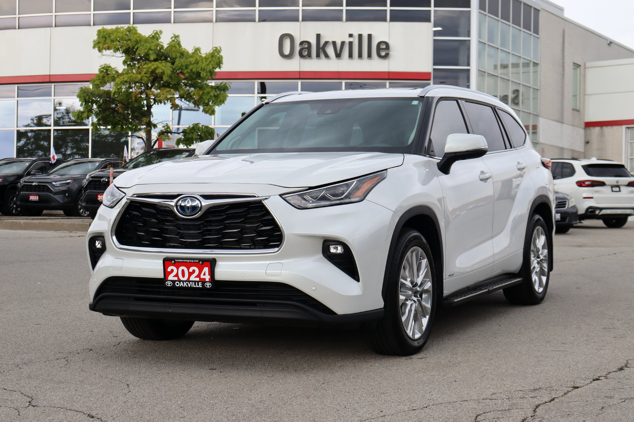 White (Wind Chill Pearl) 2024 Toyota Highlander Hybrid SUV / Crossover All-Wheel Drive