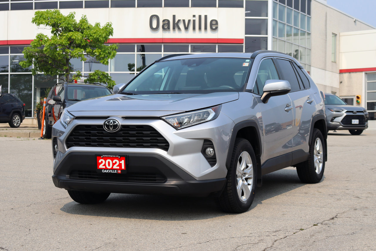 Silver Sky Met 2021 Toyota RAV4 SUV / Crossover Front-Wheel Drive Automatic