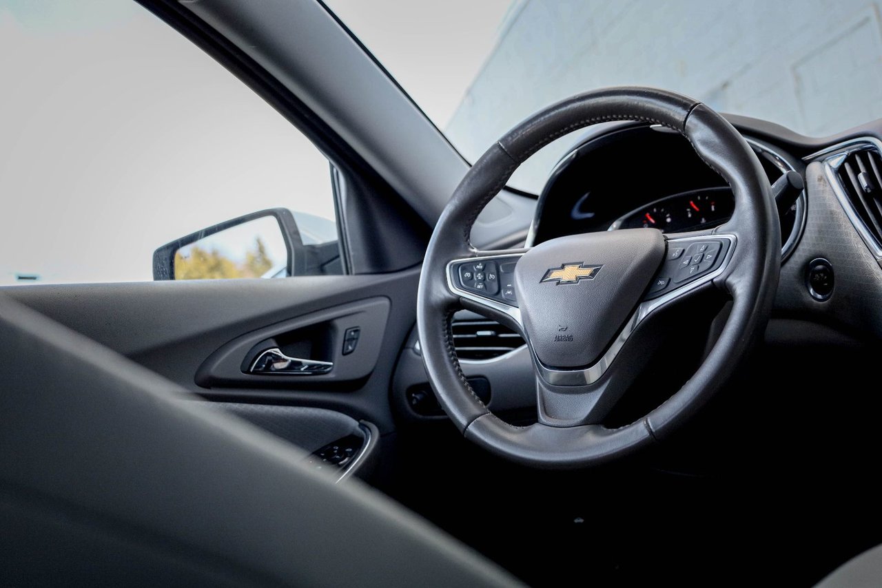 2017 Chevrolet Malibu LT-17