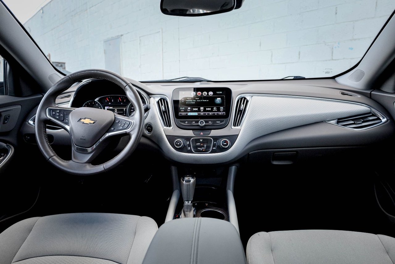 2017 Chevrolet Malibu LT-16