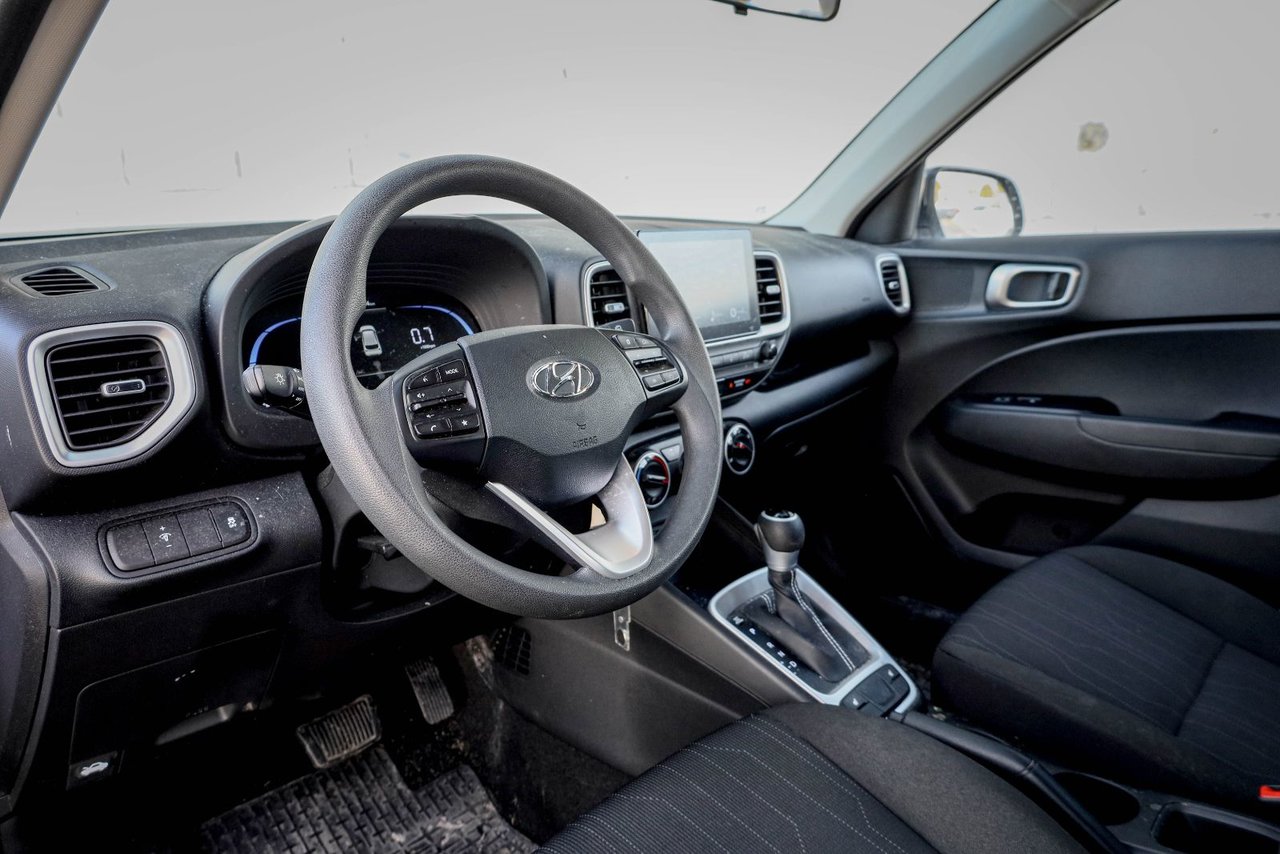 2024 Hyundai Venue Essential-10