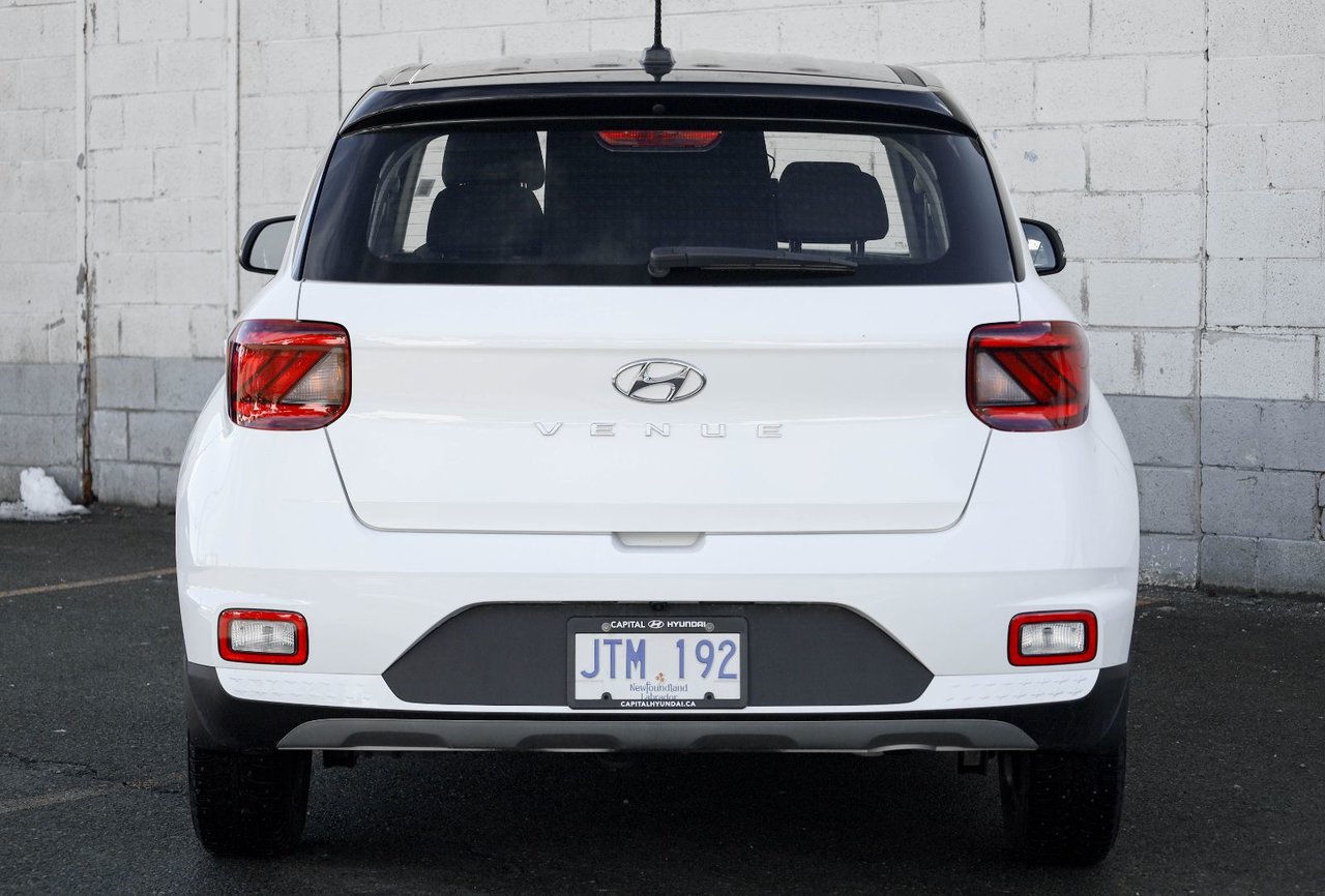 2024 Hyundai Venue Essential-7