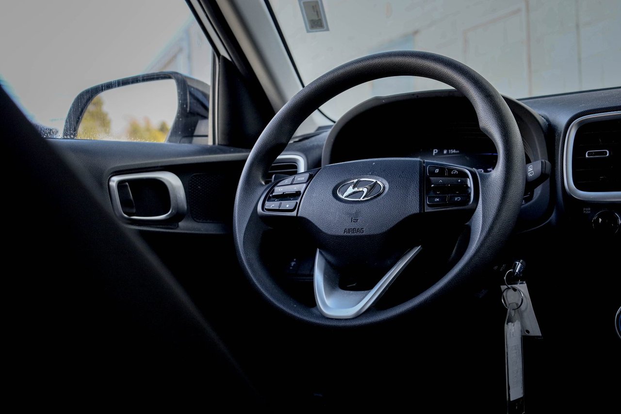2024 Hyundai Venue Essential-15