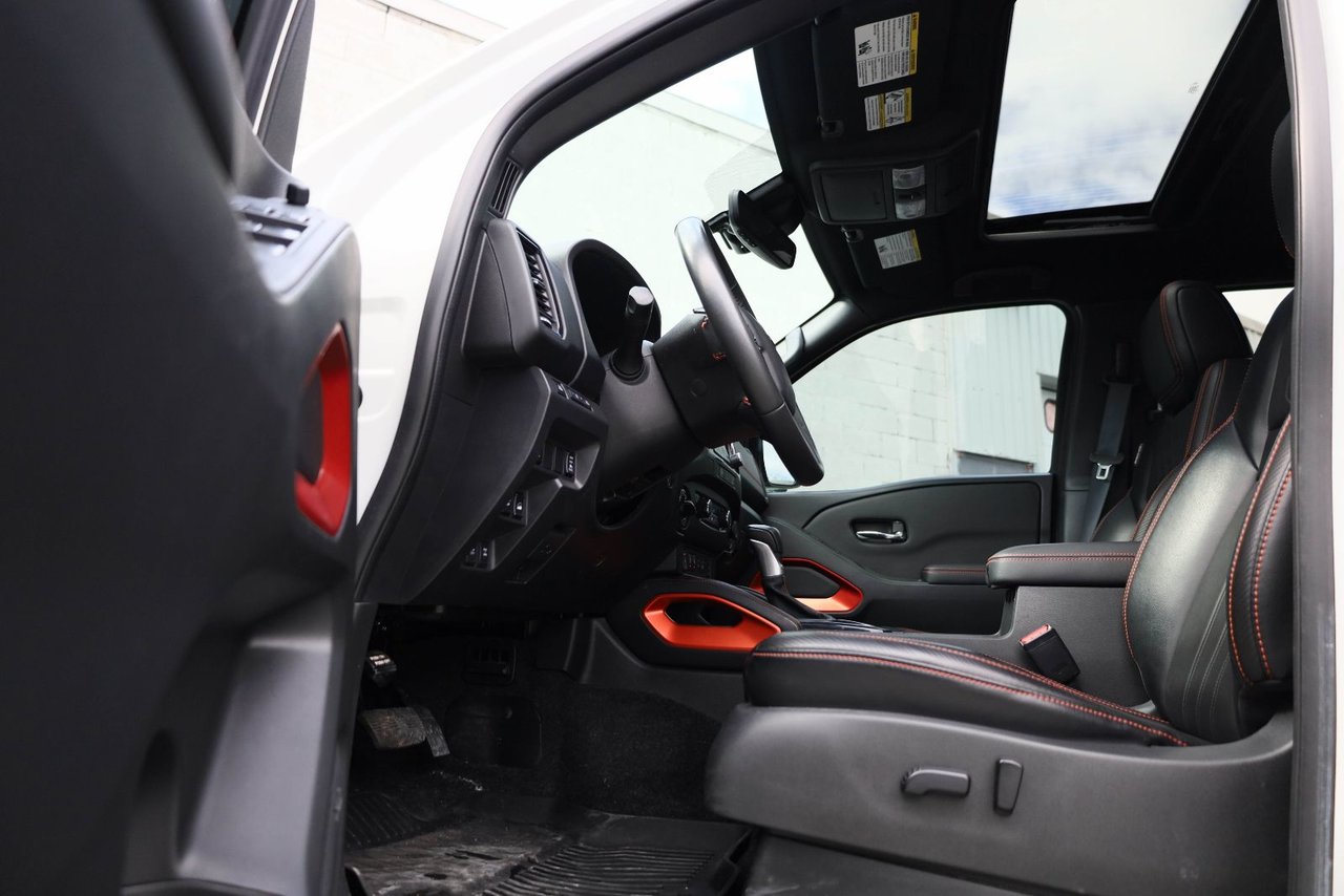 2023 Nissan Frontier PRO-4X-8