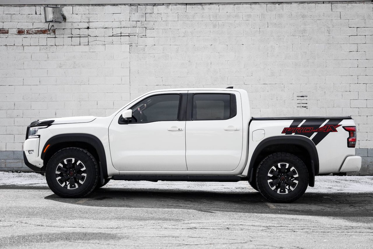 2023 Nissan Frontier PRO-4X Crew Cab 4WD