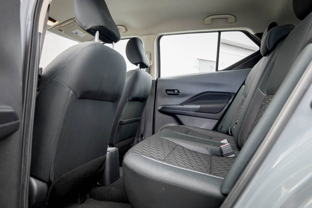 2021 Nissan Kicks S-11