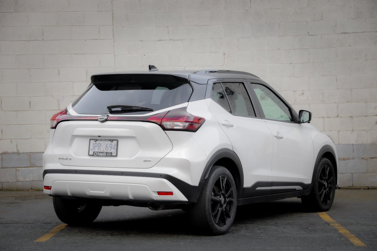 2023 Nissan Kicks SR-10