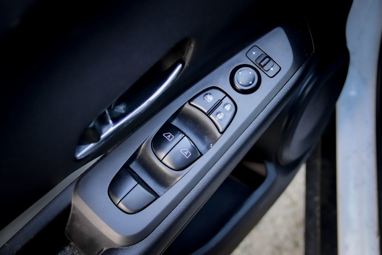 2023 Nissan Kicks SR-15