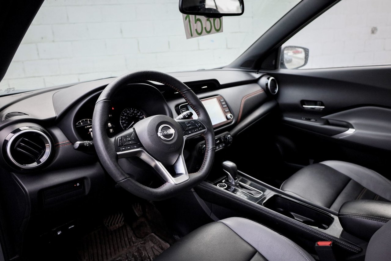 2023 Nissan Kicks SR-10