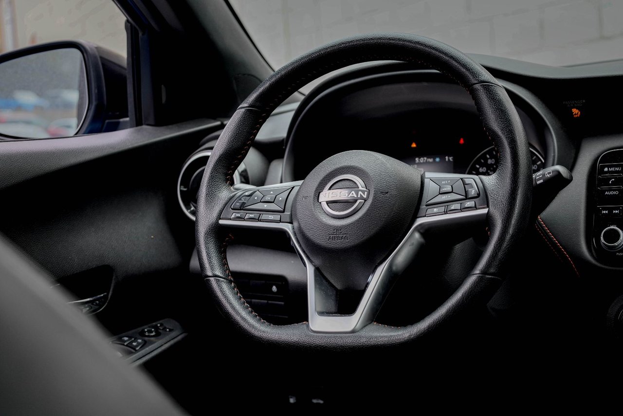 2023 Nissan Kicks SR-17