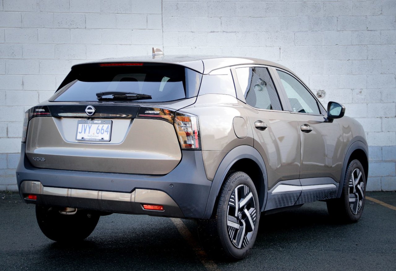 2025 Nissan Kicks SV-8