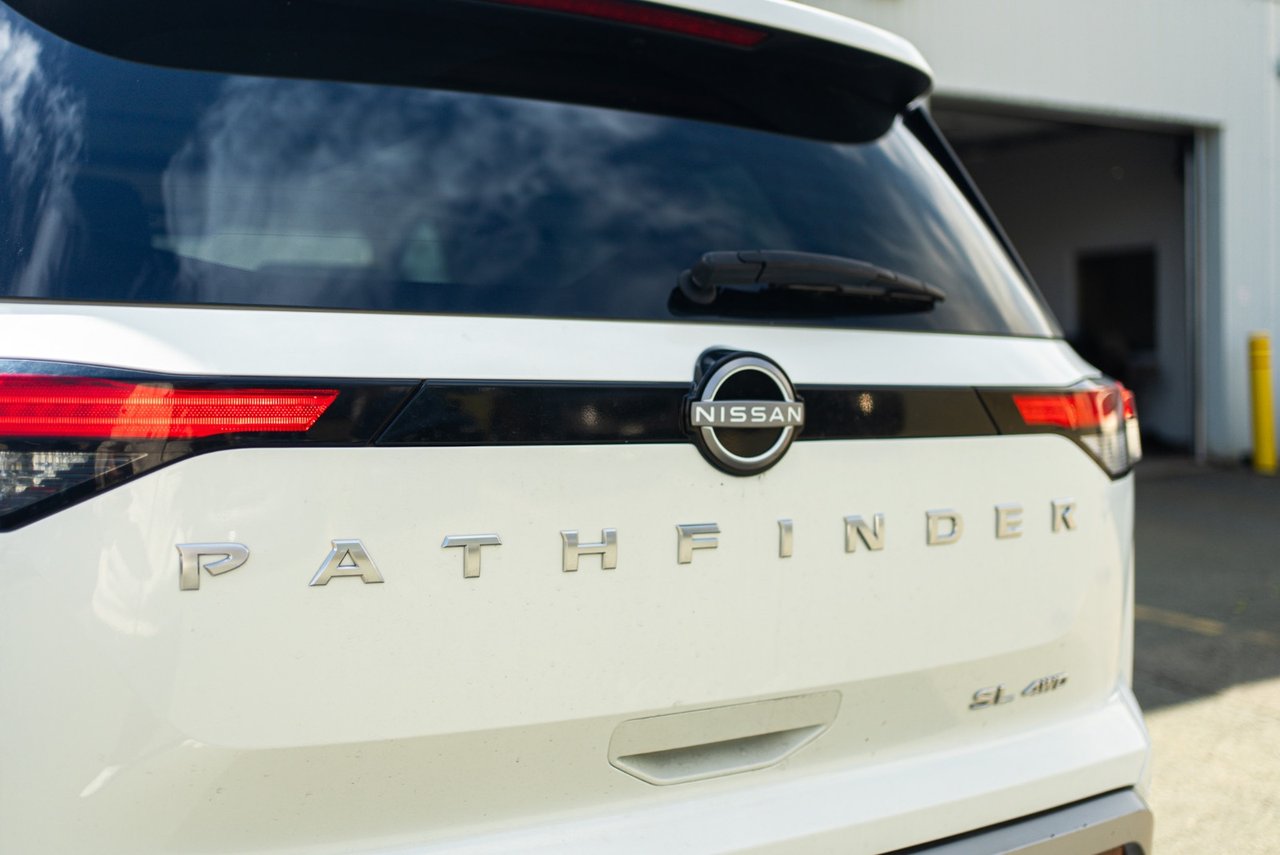 2023 Nissan Pathfinder SL-9