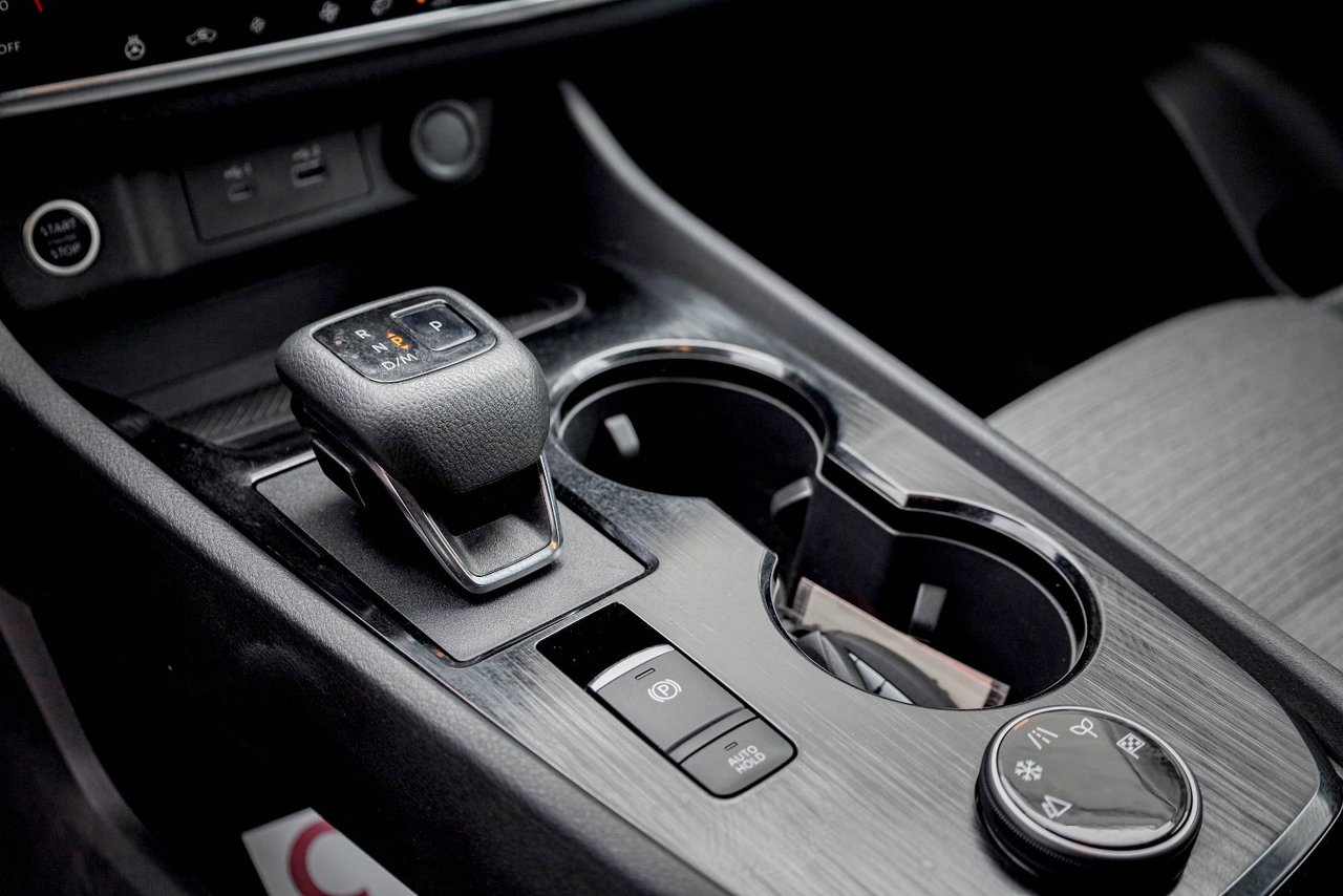 2022 Nissan Rogue S-11