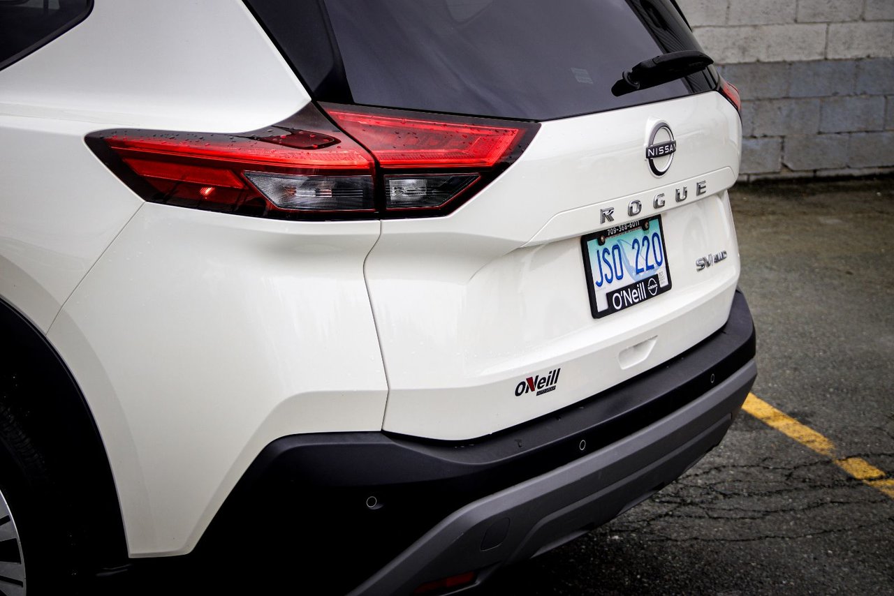 2023 Nissan Rogue SV Moonroof-12