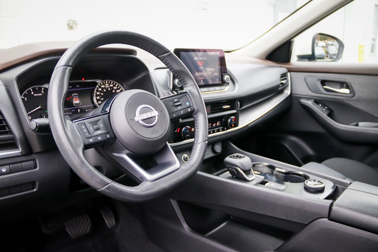 2023 Nissan Rogue SV Moonroof-19