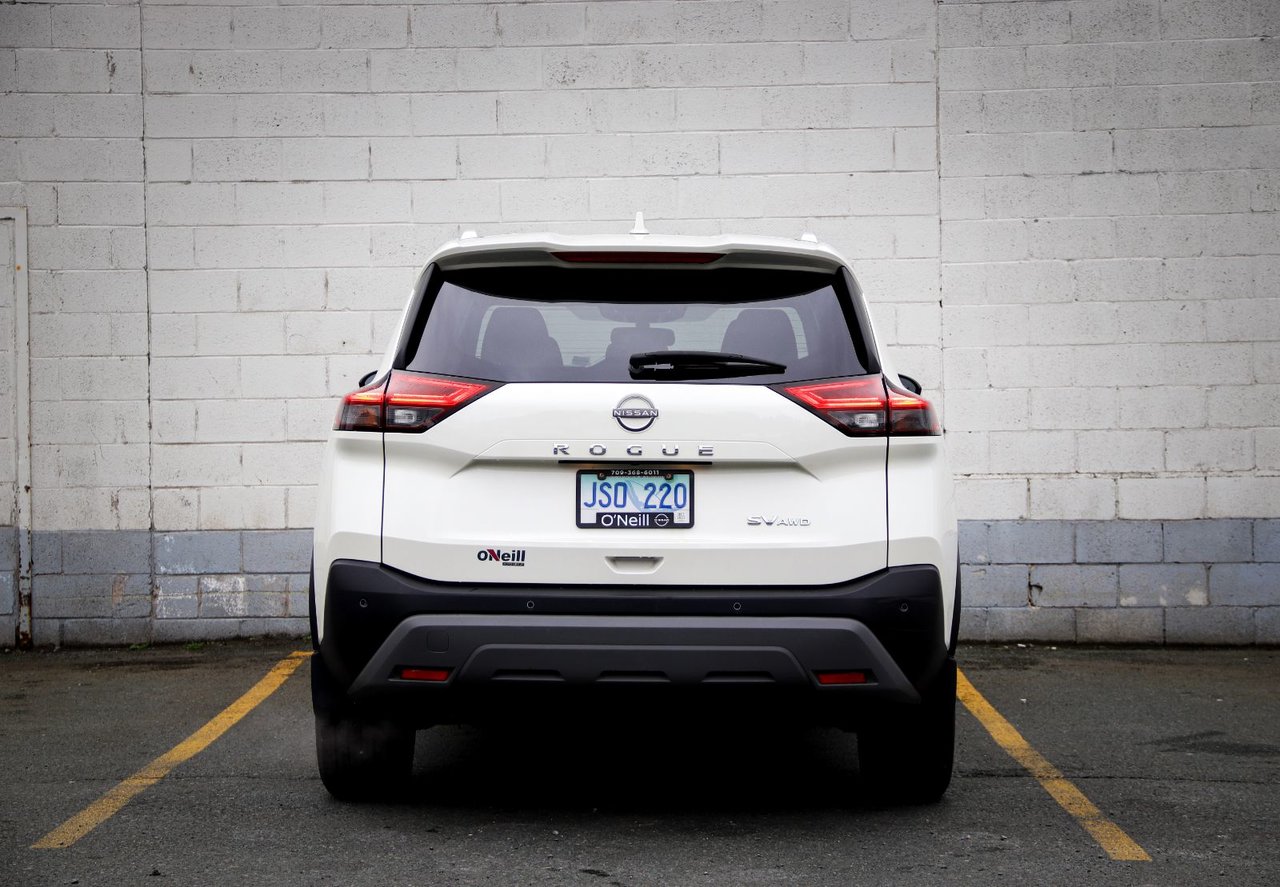 2023 Nissan Rogue SV Moonroof-9