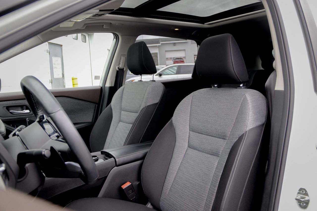 2023 Nissan Rogue SV Moonroof-14