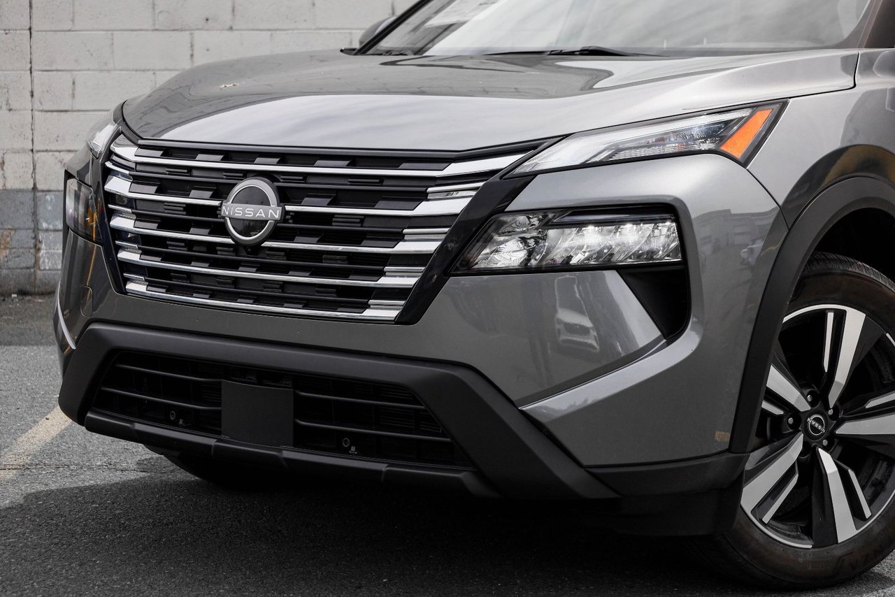 2024 Nissan Rogue SV Moonroof-3