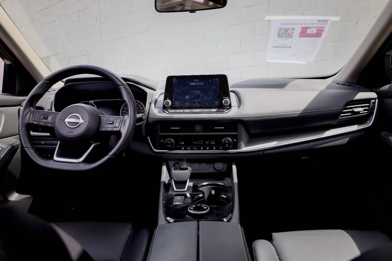 2024 Nissan Rogue SV Moonroof-11