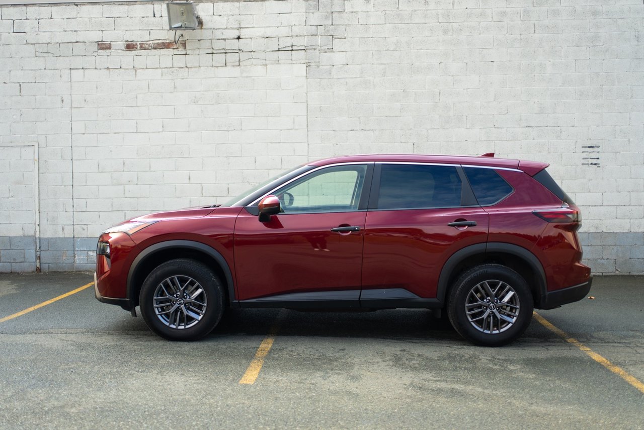 2024 Nissan Rogue S-1