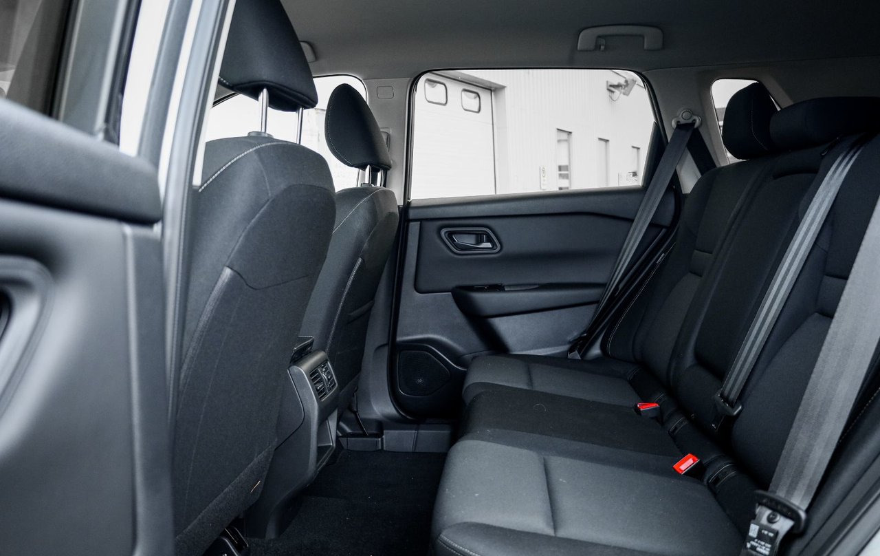 2025 Nissan Rogue S-20