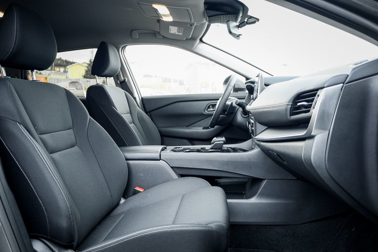 2025 Nissan Rogue S-19