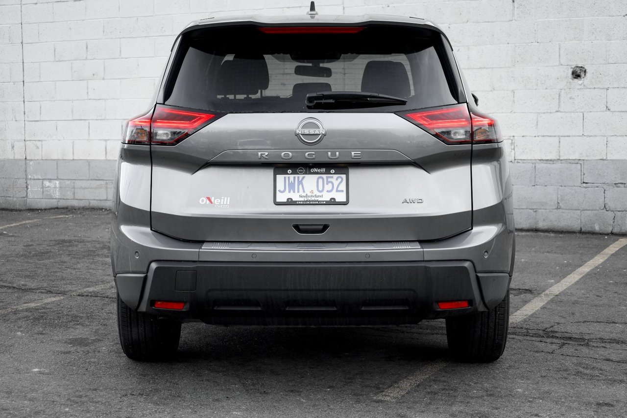 2025 Nissan Rogue S-9