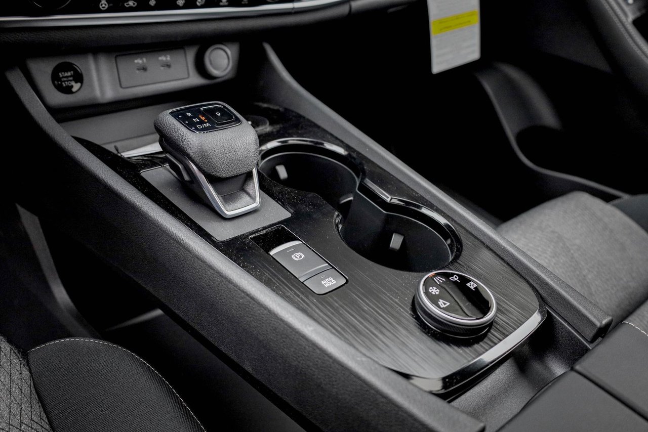 2026 Nissan Rogue SV Moonroof-13