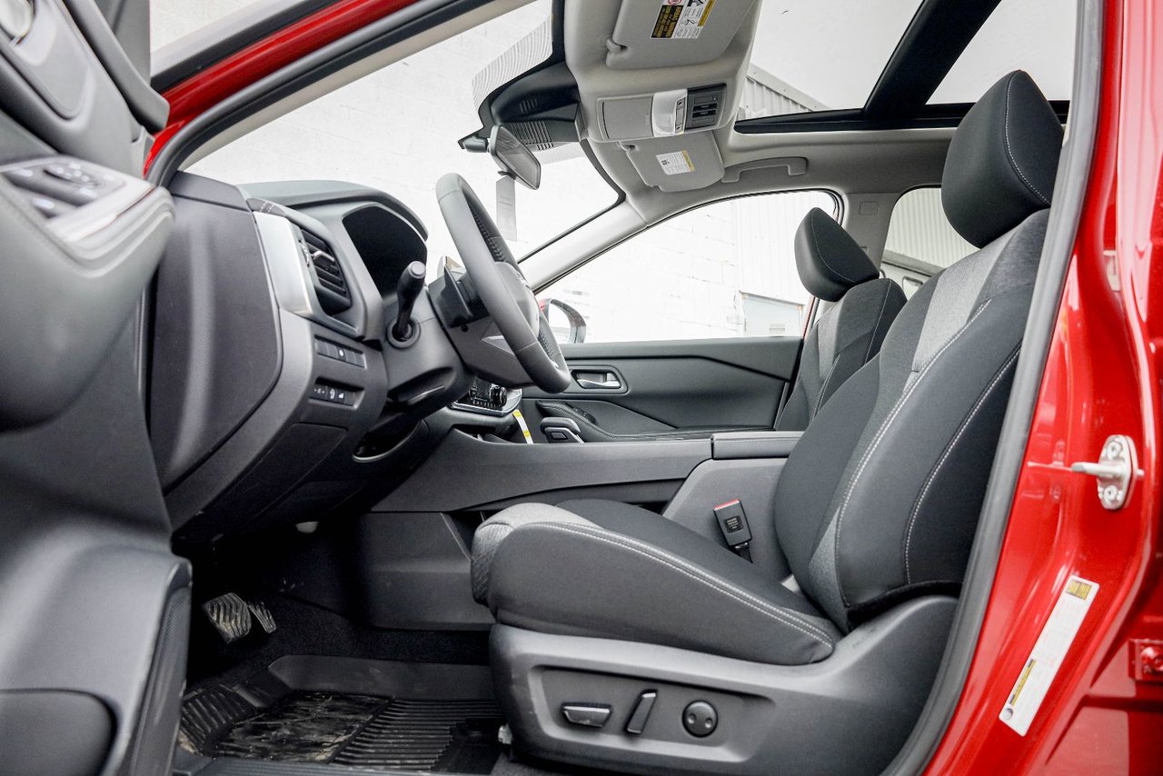2026 Nissan Rogue SV Moonroof-8