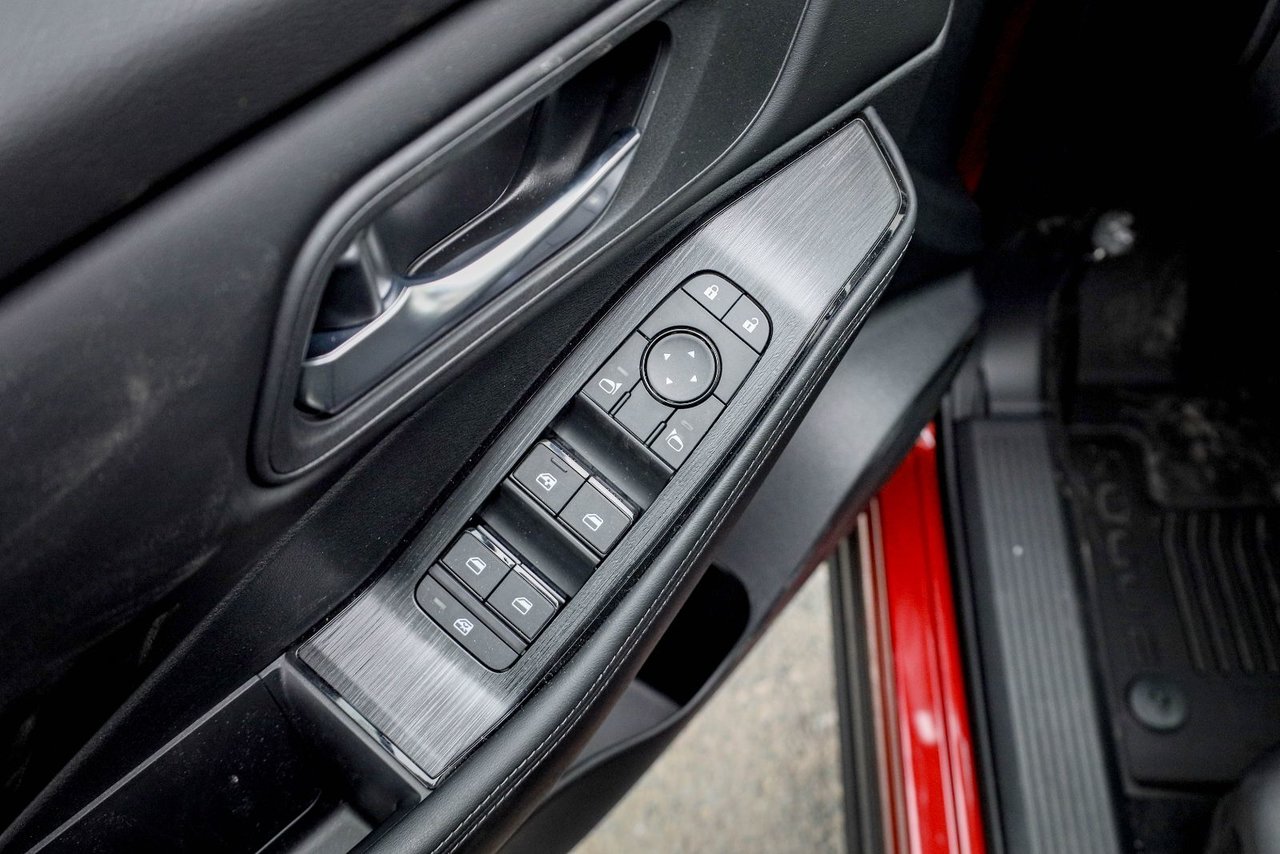 2026 Nissan Rogue SV Moonroof-9