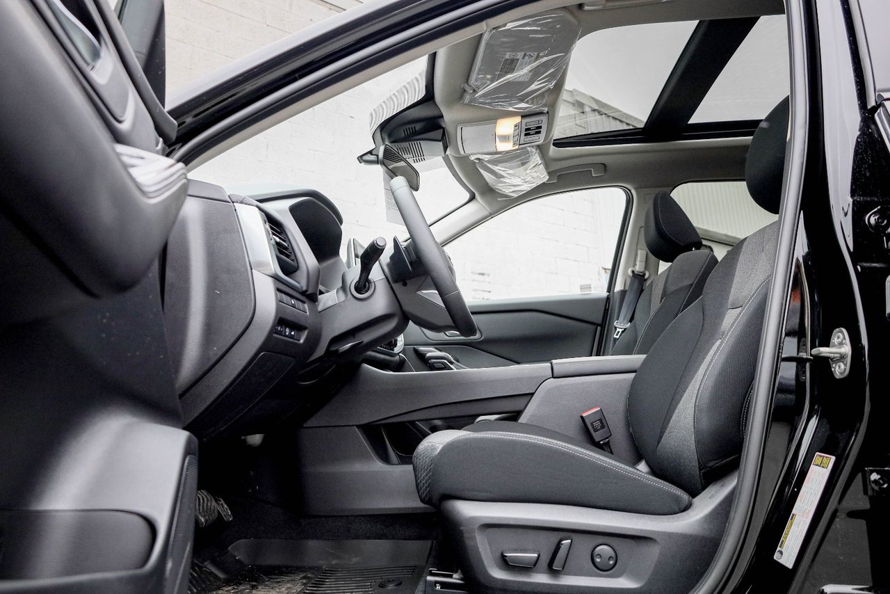 2026 Nissan Rogue SV Moonroof-9