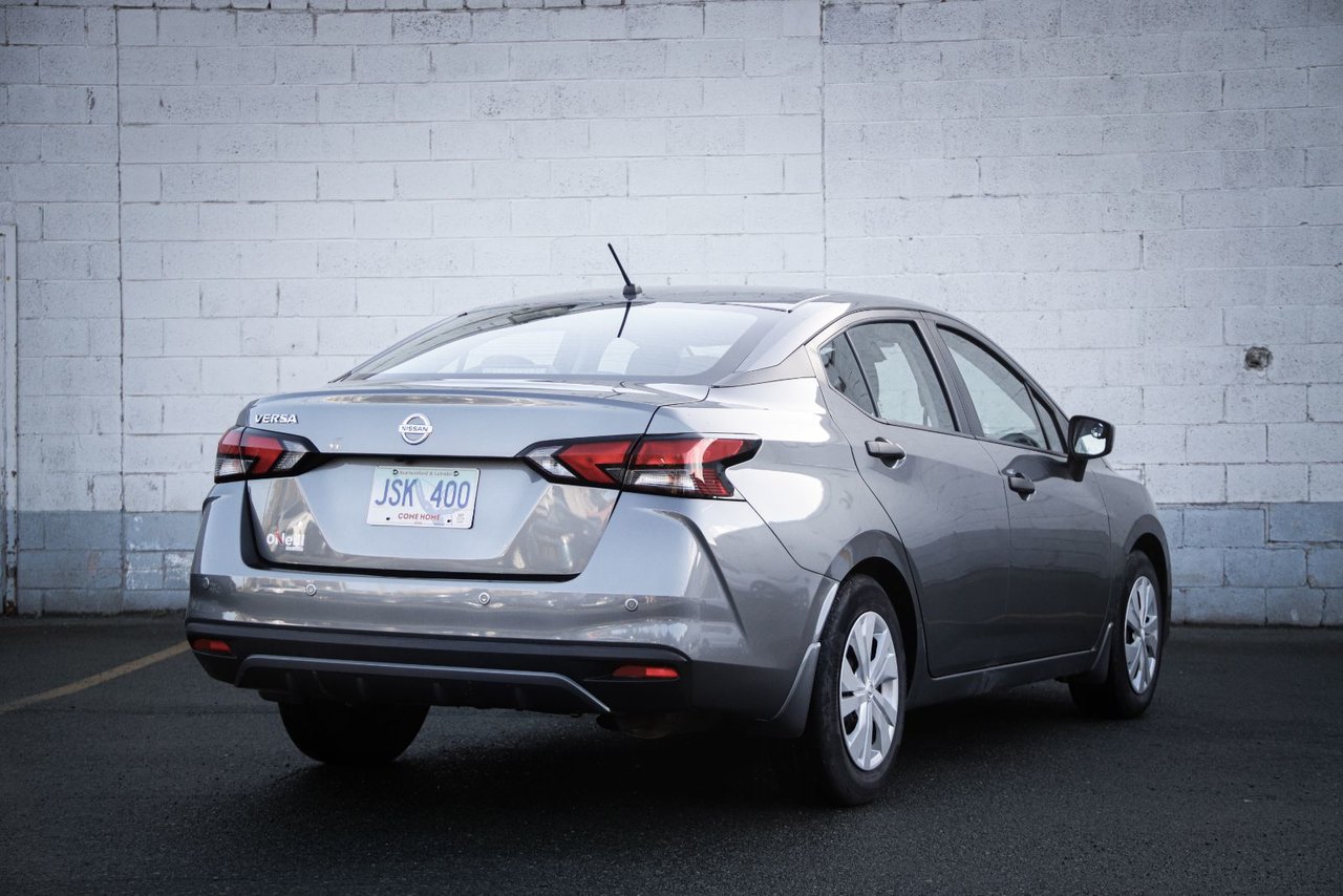 2022 Nissan Versa S-7