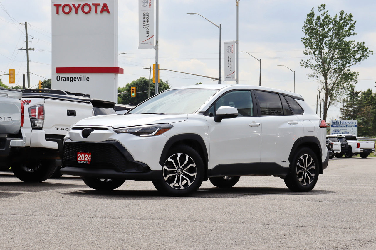 White (Wind Chill Pearl) 2024 Toyota Corolla Cross Hybrid SE AWD SUV / Crossover All-Wheel Drive