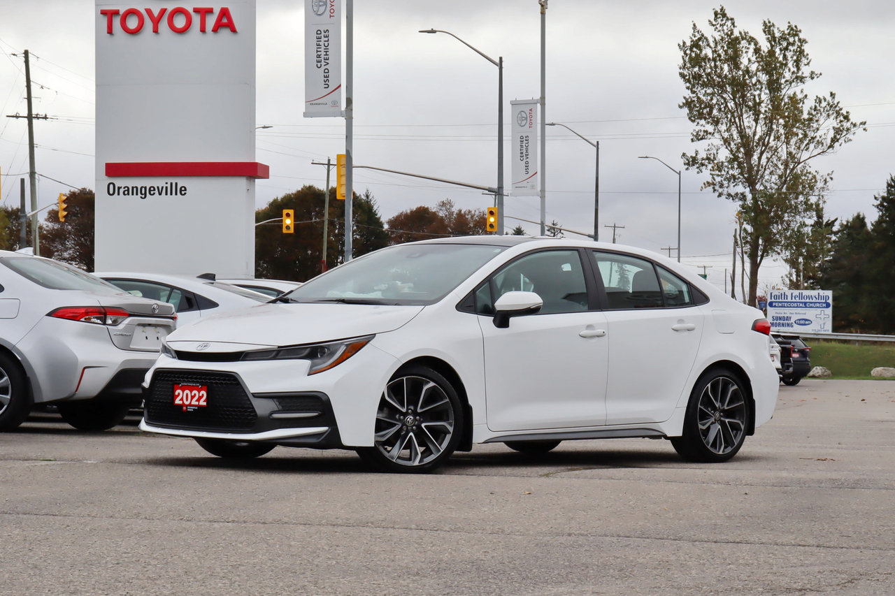 Super White w/ Black Roof 2022 Toyota Corolla Sedan Front-Wheel Drive 