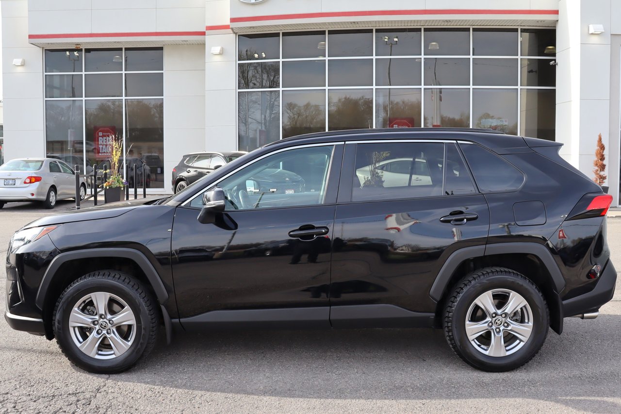 Midnight Black Metallic 2022 Toyota RAV4 XLE AWD SUV / Crossover All-Wheel Drive Automatic