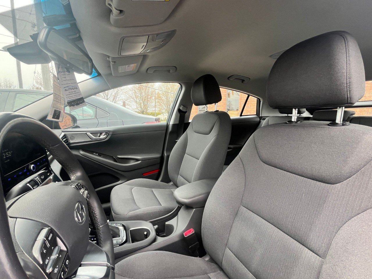 2020 Hyundai Ioniq Plug-In Hybrid Preferred-6