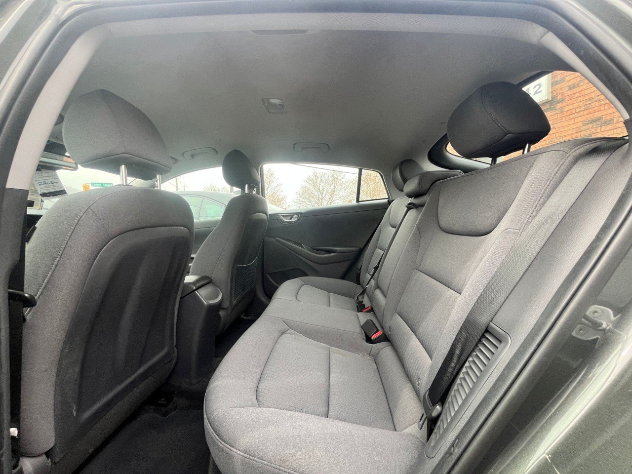 2020 Hyundai Ioniq Plug-In Hybrid Preferred-15