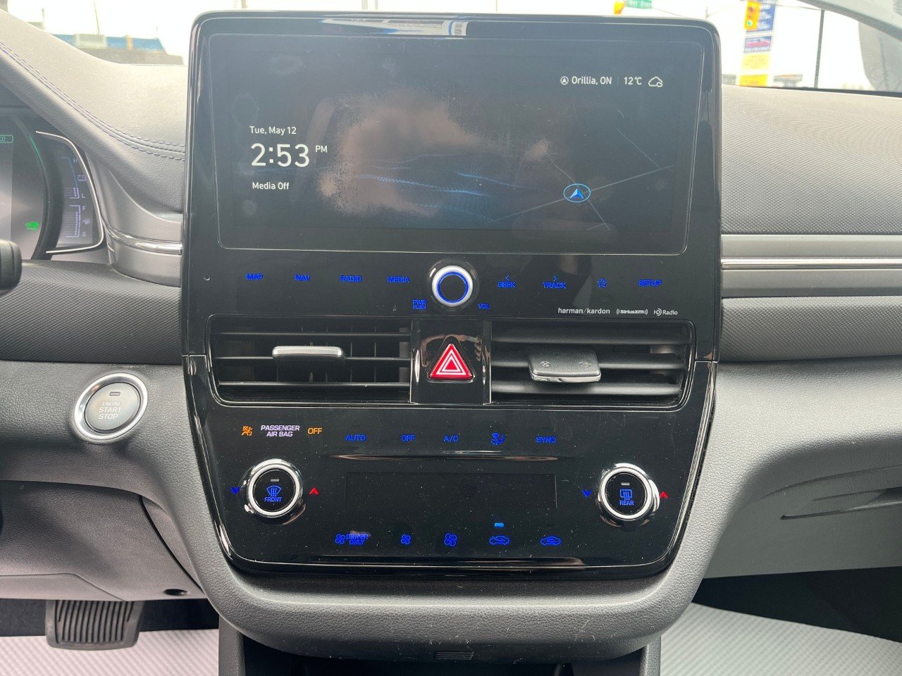 2020 Hyundai Ioniq Plug-In Hybrid Preferred-12