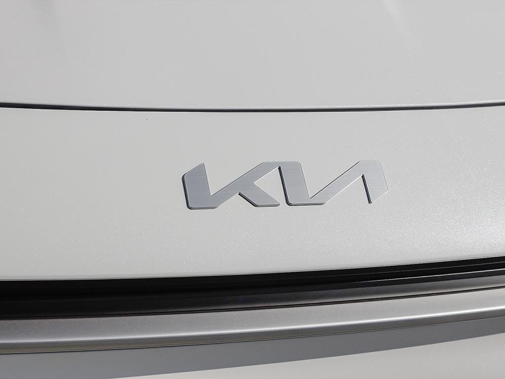 2026 Kia Niro HEV LX-8