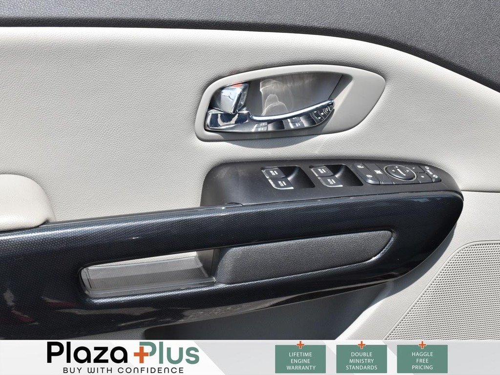 2016 Kia Sedona SX